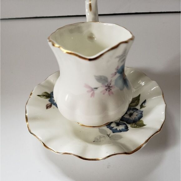 Royal Dover Bone China Creamer & Saucer - Picture 2 of 8